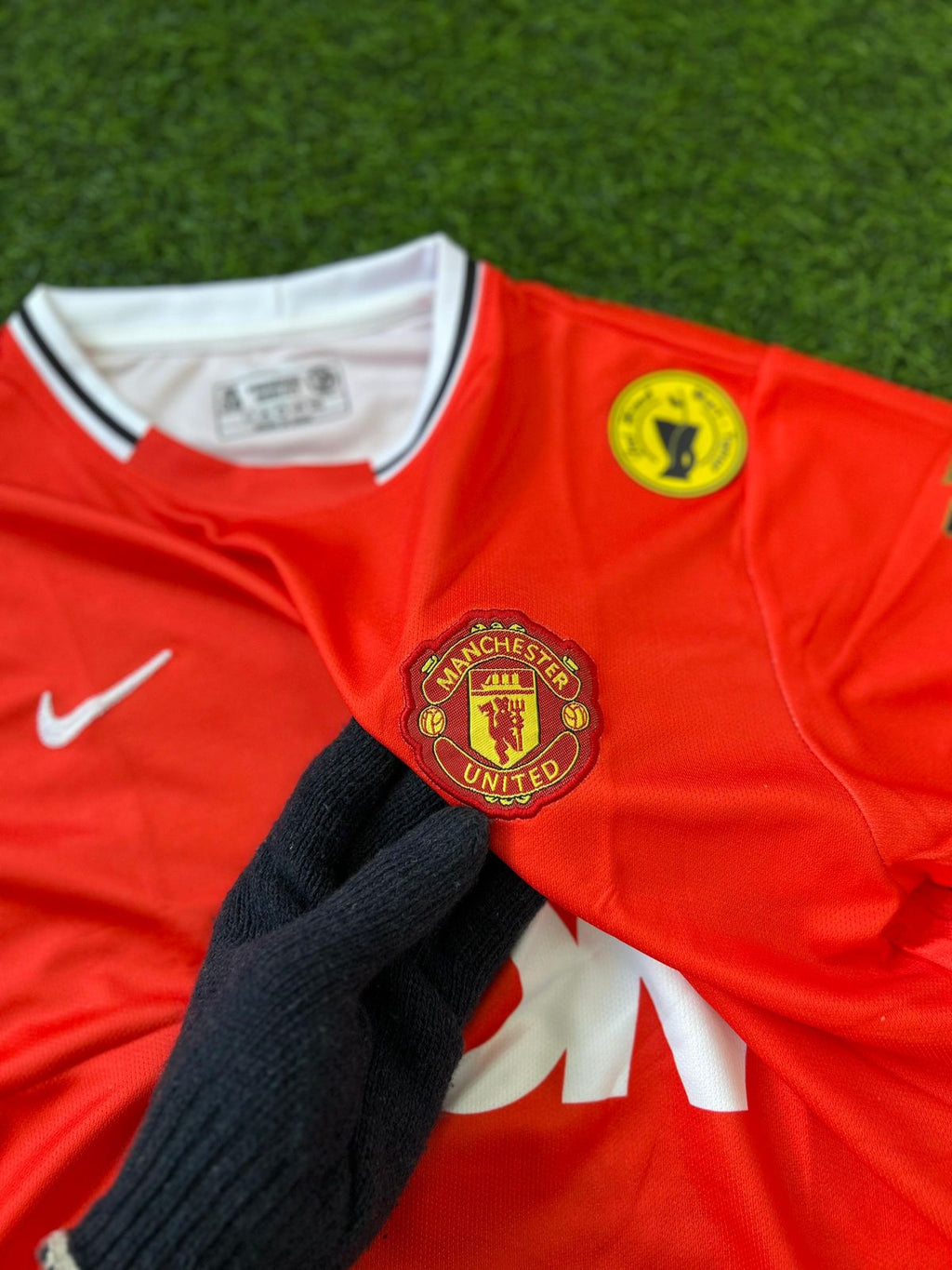 MAN UNITED 2011-12 HOME KIT, HALFSLEEVE EMBROIDERY