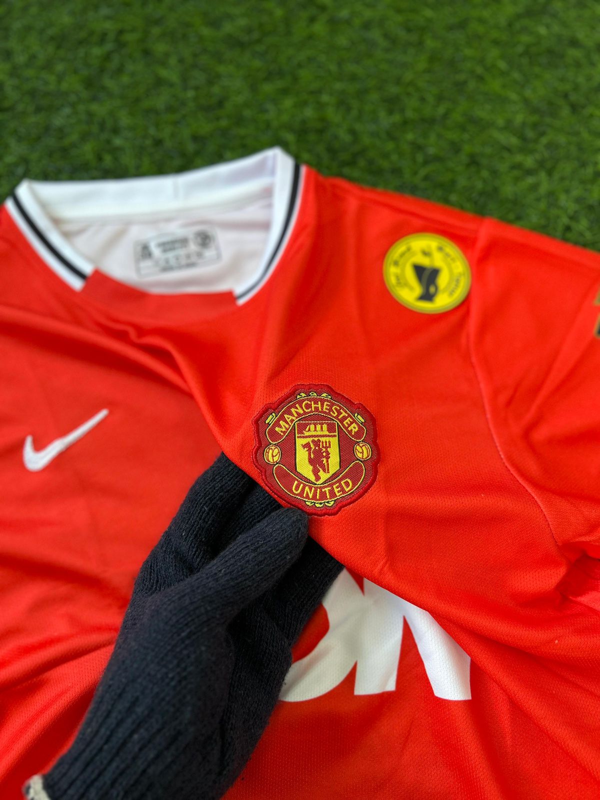 MAN UNITED 2011-12 HOME KIT, HALFSLEEVE EMBROIDERY