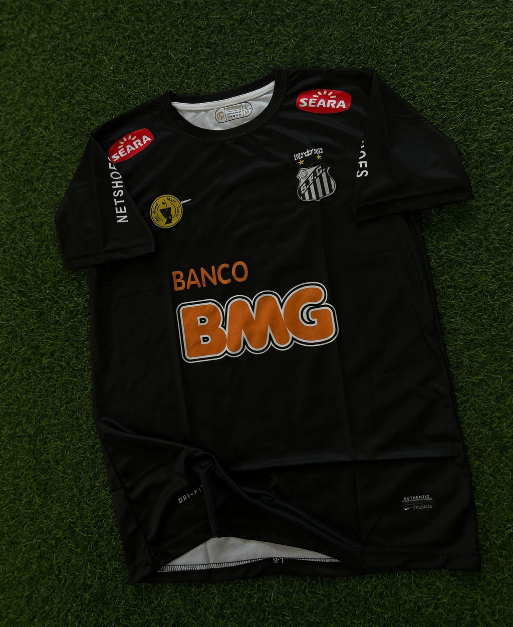 SANTOS FC 2012-13 AWAY KIT, HALFSLEEVE EMBROIDERY
