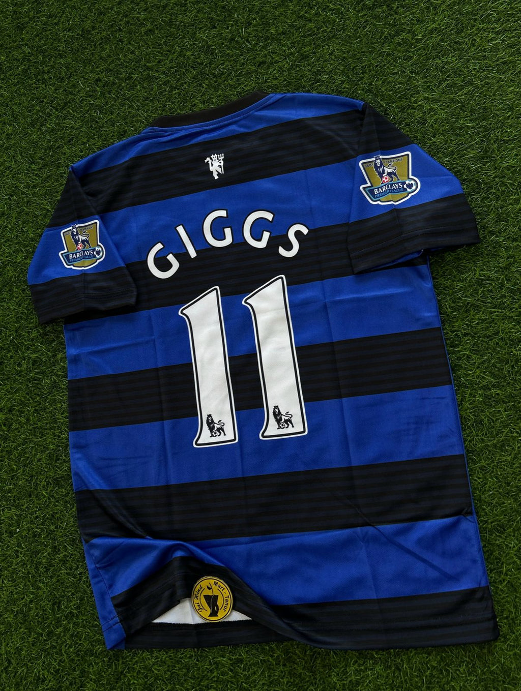MAN UNITED 2011-12 AWAY KIT, HALFSLEEVE EMBROIDERY