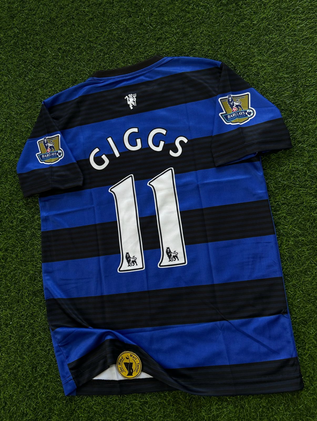 MAN UNITED 2011-12 AWAY KIT, HALFSLEEVE EMBROIDERY