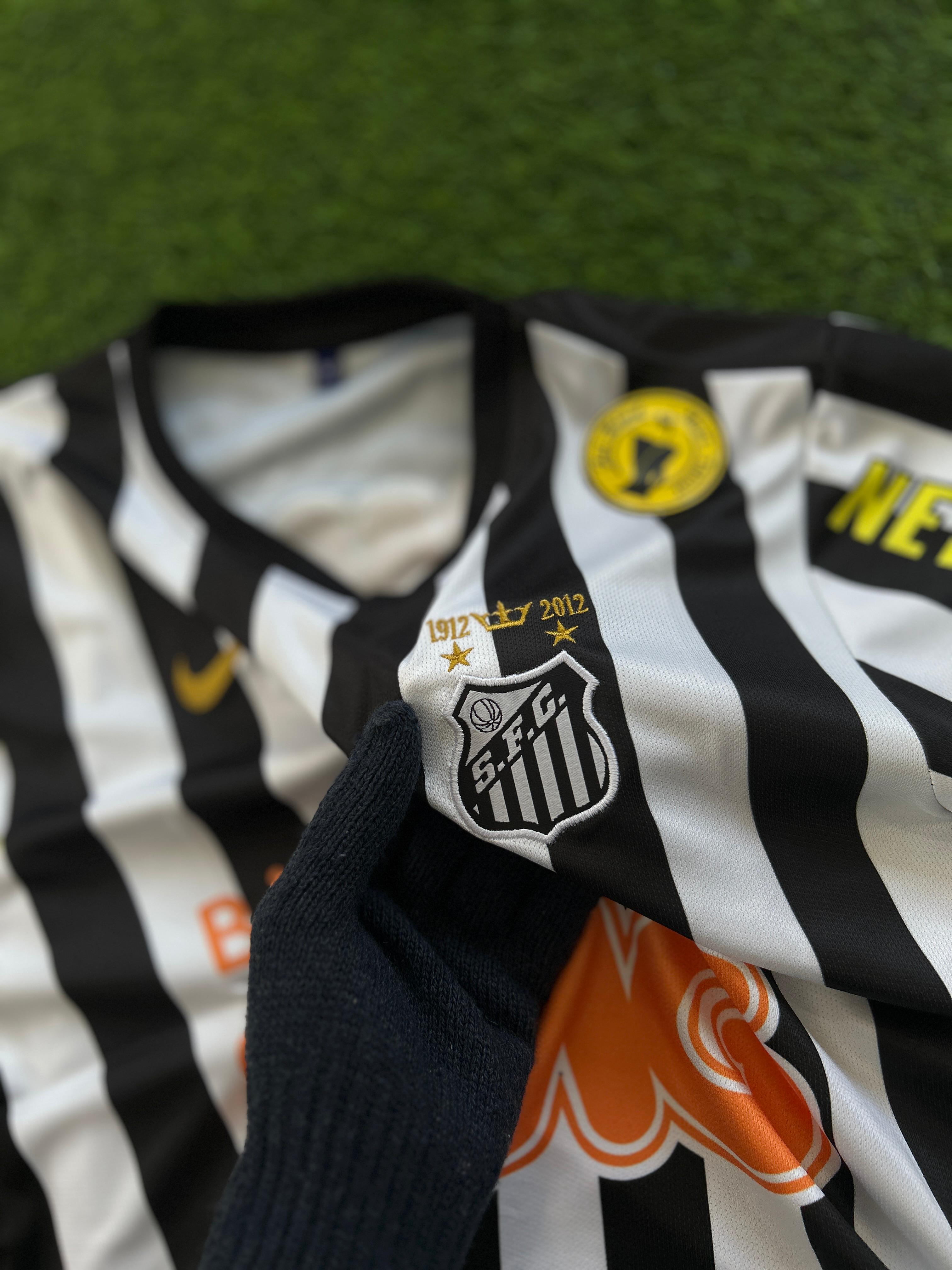 SANTOS FC 2012-13 AWAY KIT, HALFSLEEVE EMBROIDERY