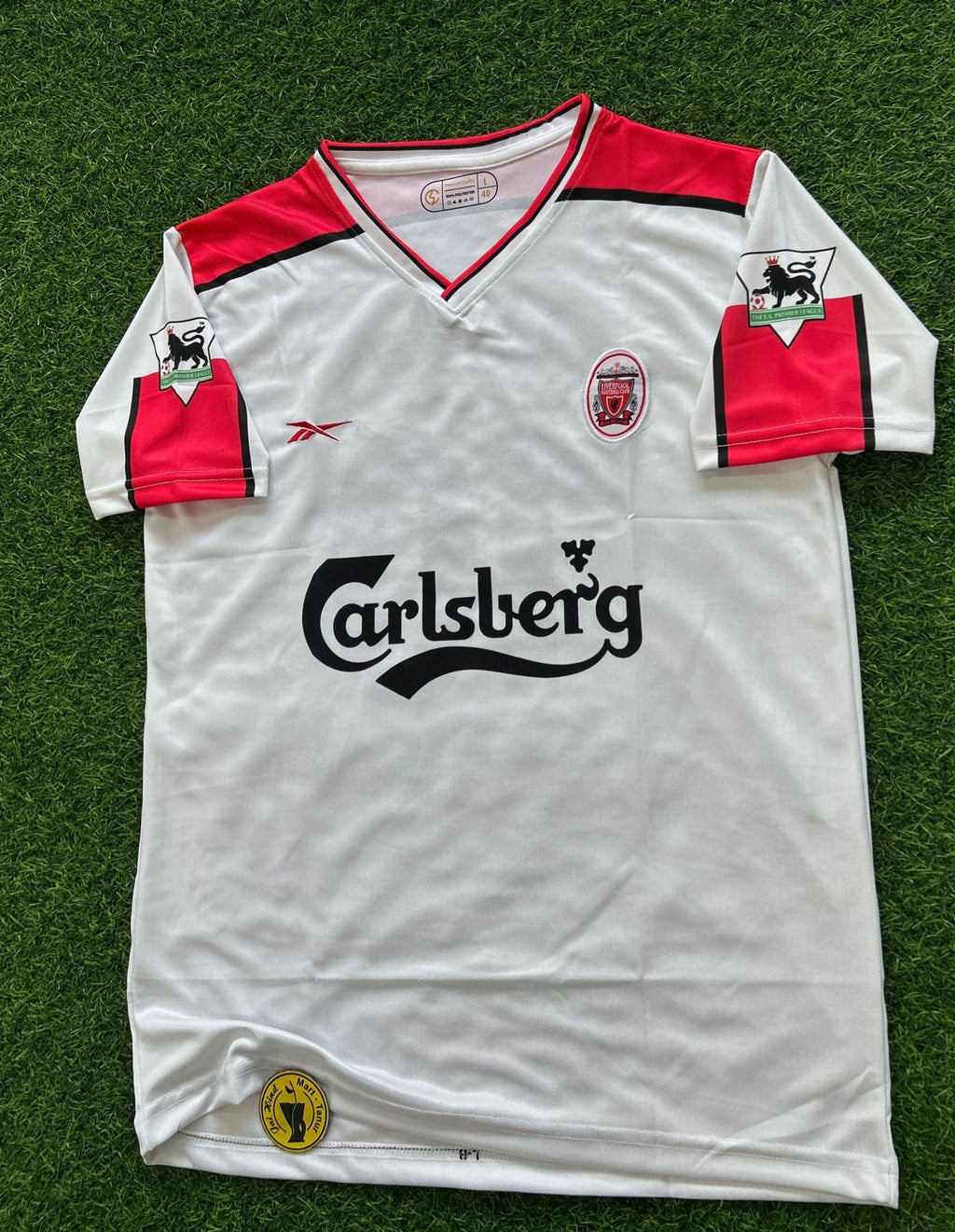 LIVERPOOL 1998-99 AWAY KIT, HALFSLEEVE EMBROIDERY