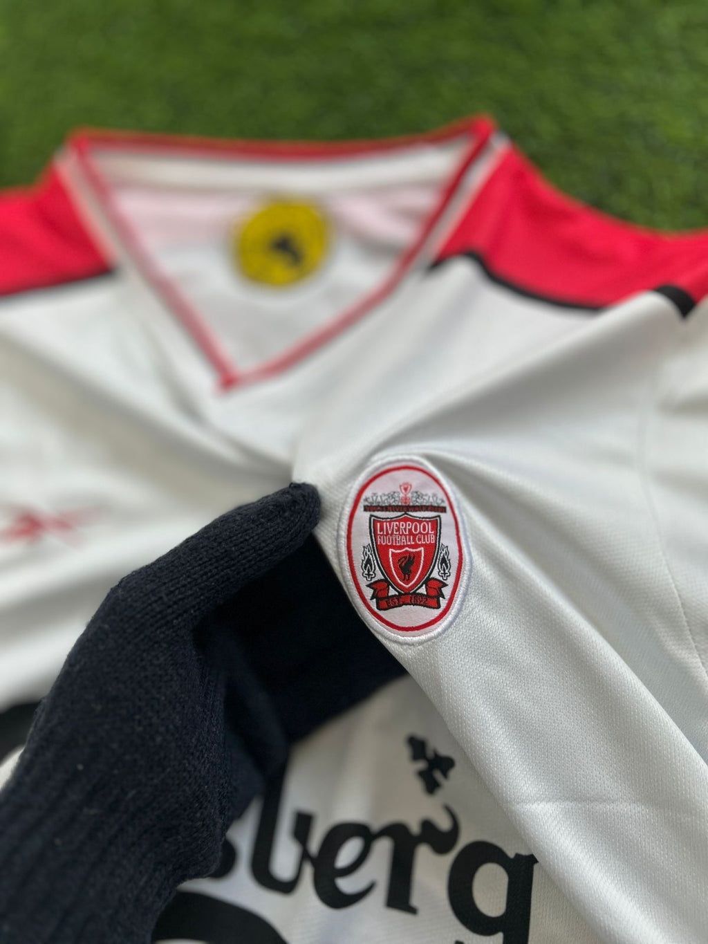 LIVERPOOL 1998-99 AWAY KIT, HALFSLEEVE EMBROIDERY