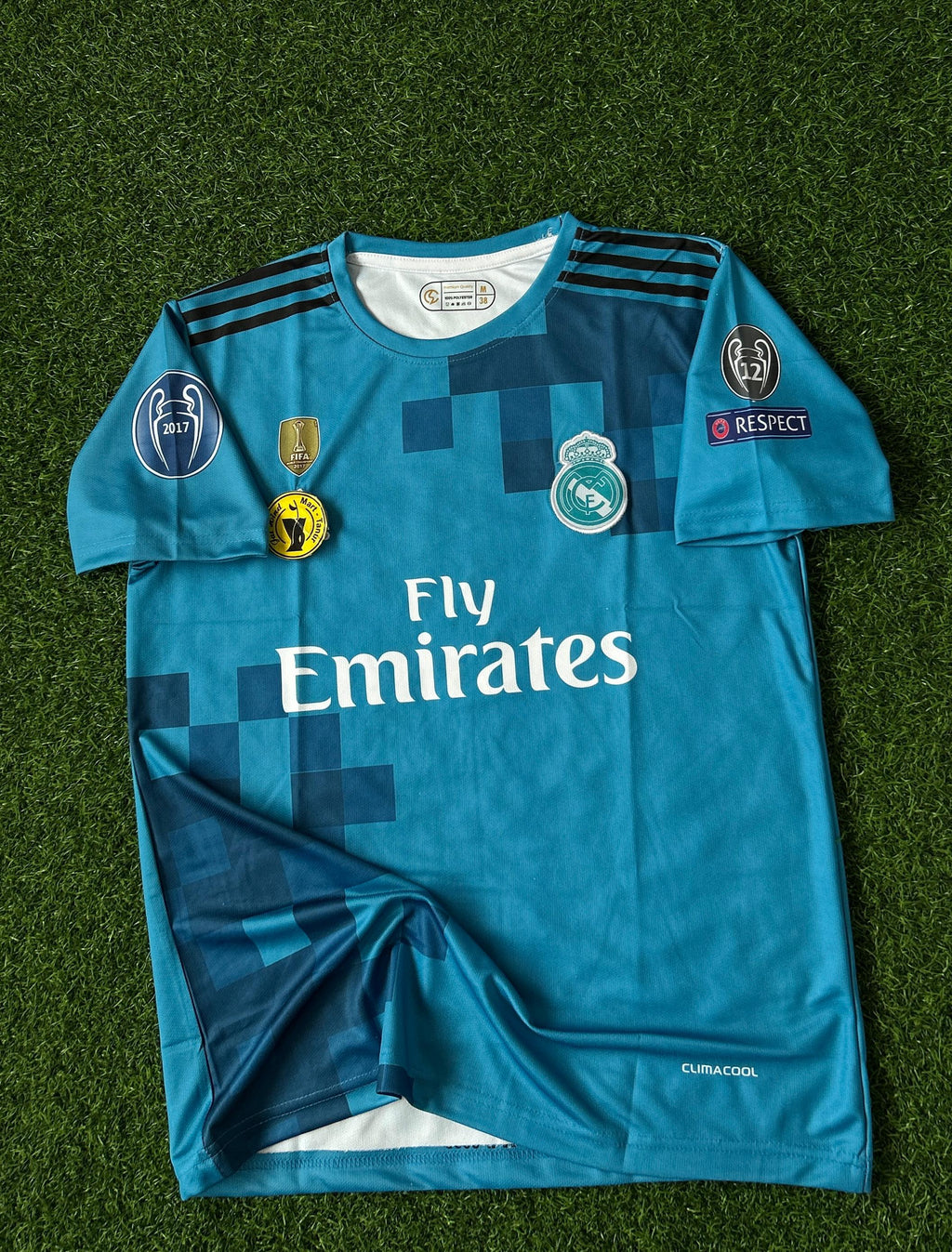 REAL MADRID 2017-18 THIRD KIT. HALFSLEEVE EMBROIDERY