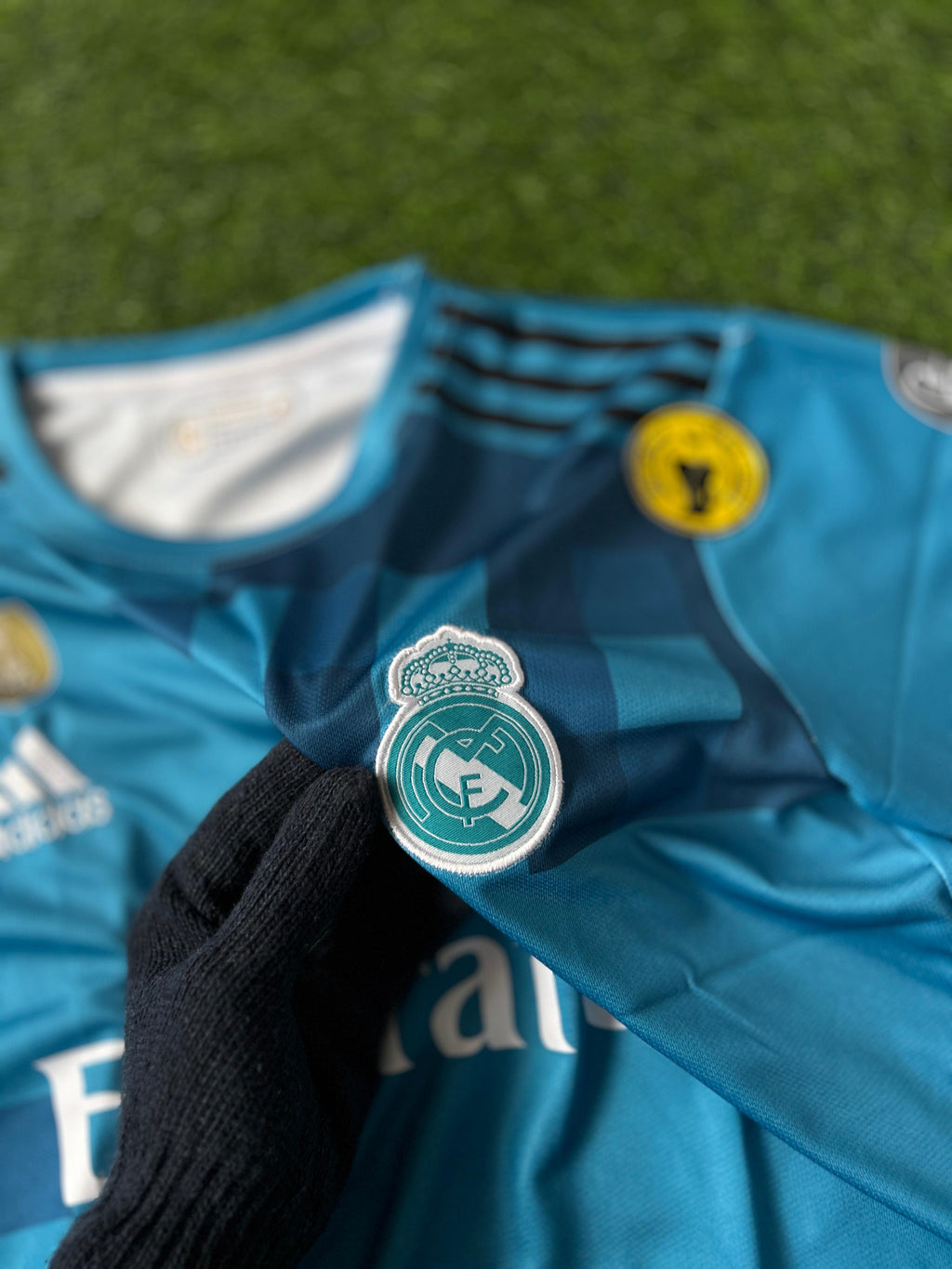 REAL MADRID 2017-18 THIRD KIT. HALFSLEEVE EMBROIDERY