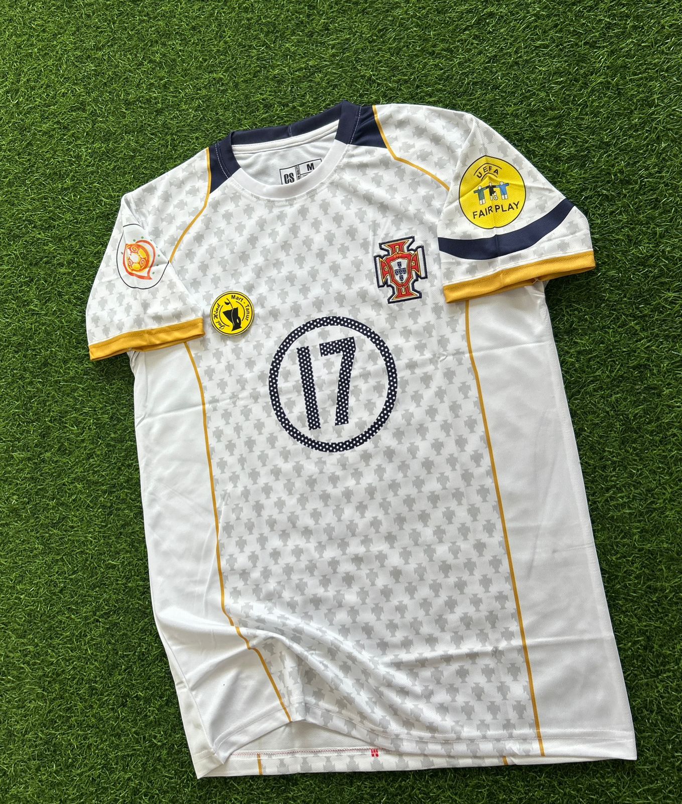 PORTUGAL 2004-05 AWAY KIT, HALFSLEEVE EMBROIDERY