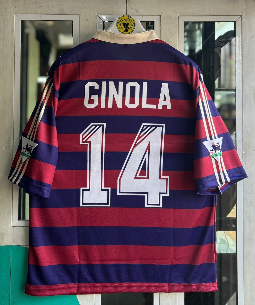 NEWCASTLE UNITED 1995-96 AWAY KIT, FIVESLEEVE EMBROIDERY