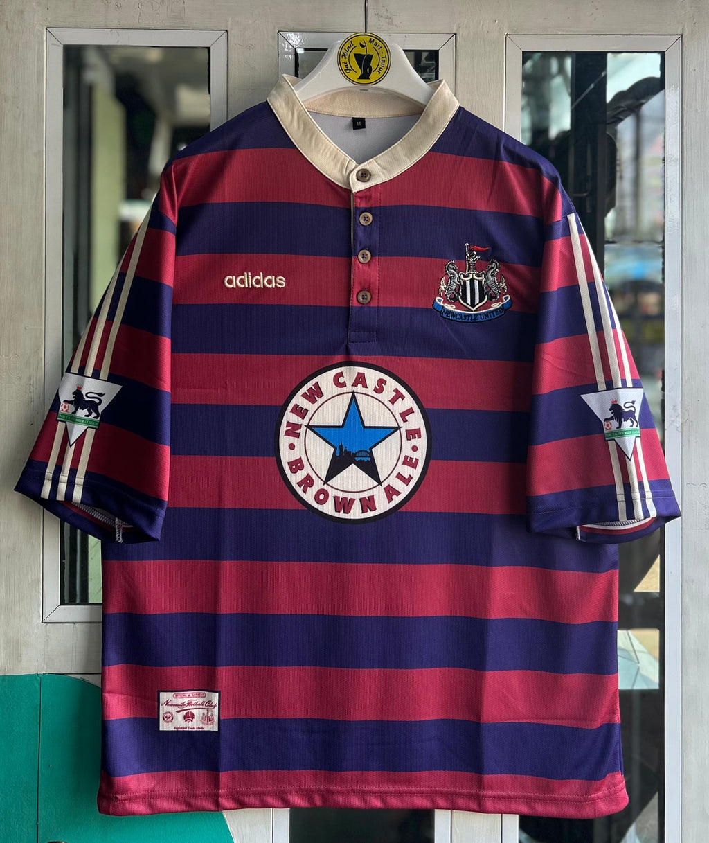 NEWCASTLE UNITED 1995-96 AWAY KIT, FIVESLEEVE EMBROIDERY