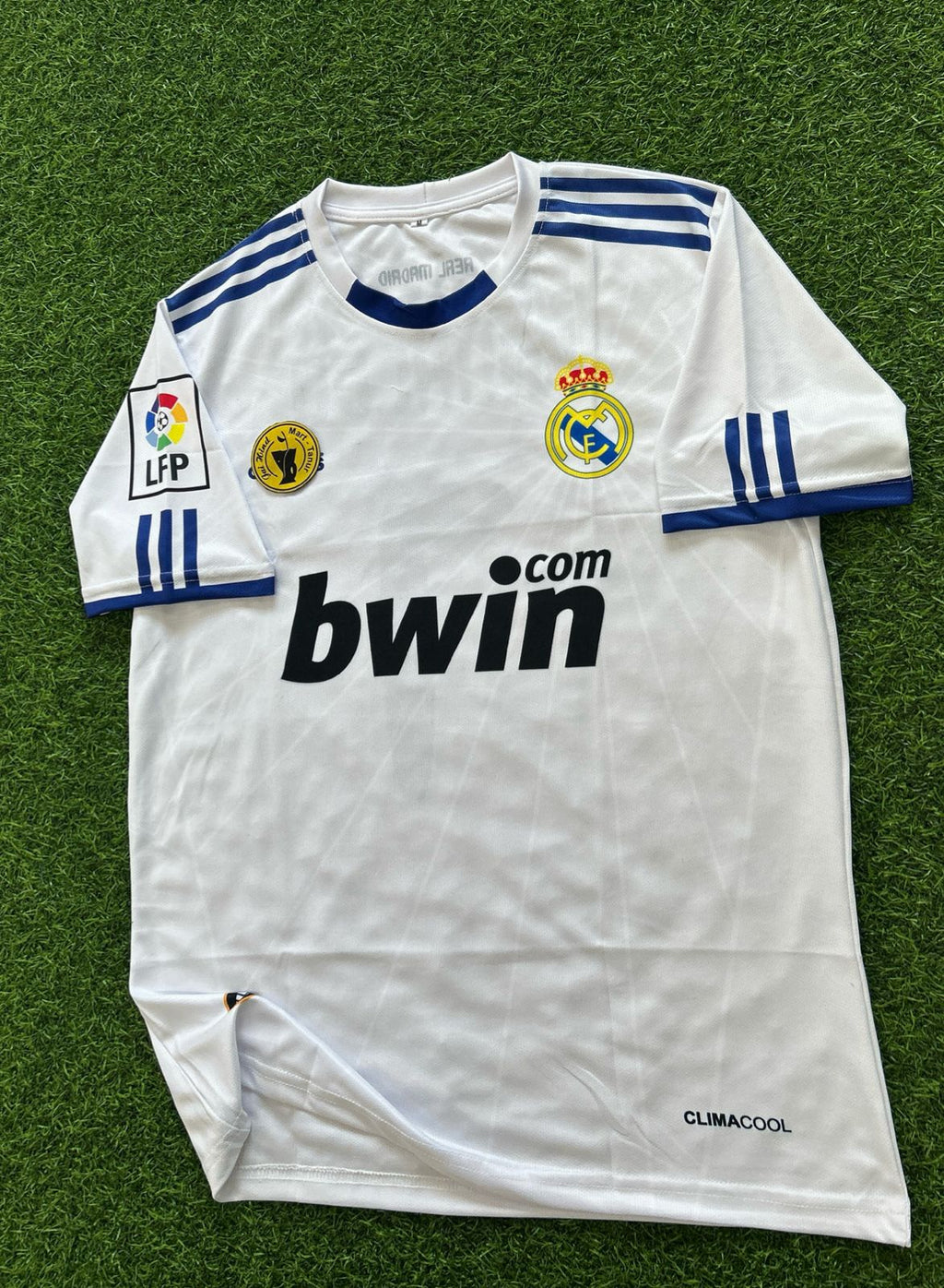 REAL MADRID 2010-11 HOME KIT. HALFSLEEVE SUBLIMATION