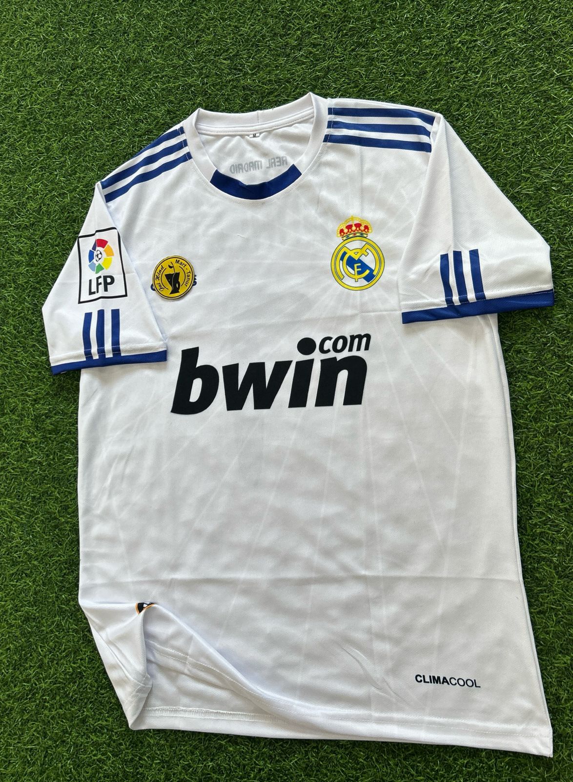 REAL MADRID 2010-11 HOME KIT. HALFSLEEVE SUBLIMATION