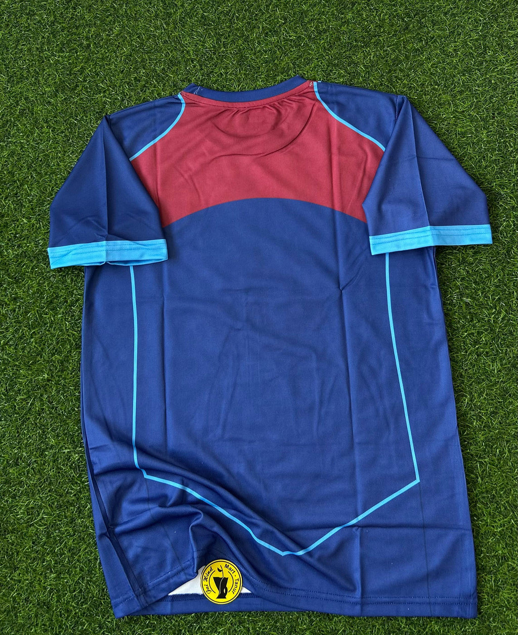 ATLETICO MADRID 2004-05 AWAY KIT, HALFSLEEVE EMBROIDERY
