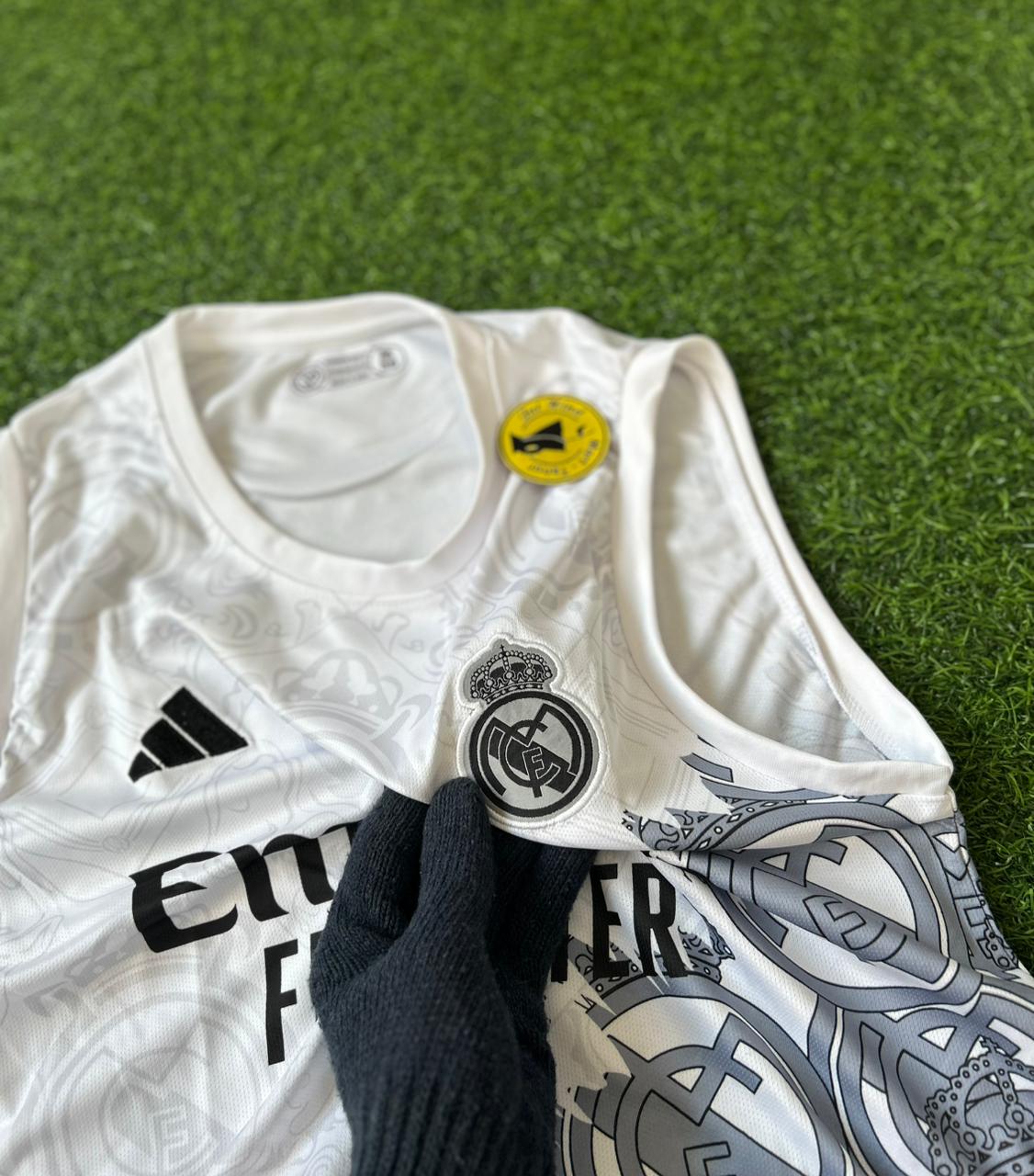 REAL MADRID SPECIAL KIT, SLEEVELESS EMBROIDERY