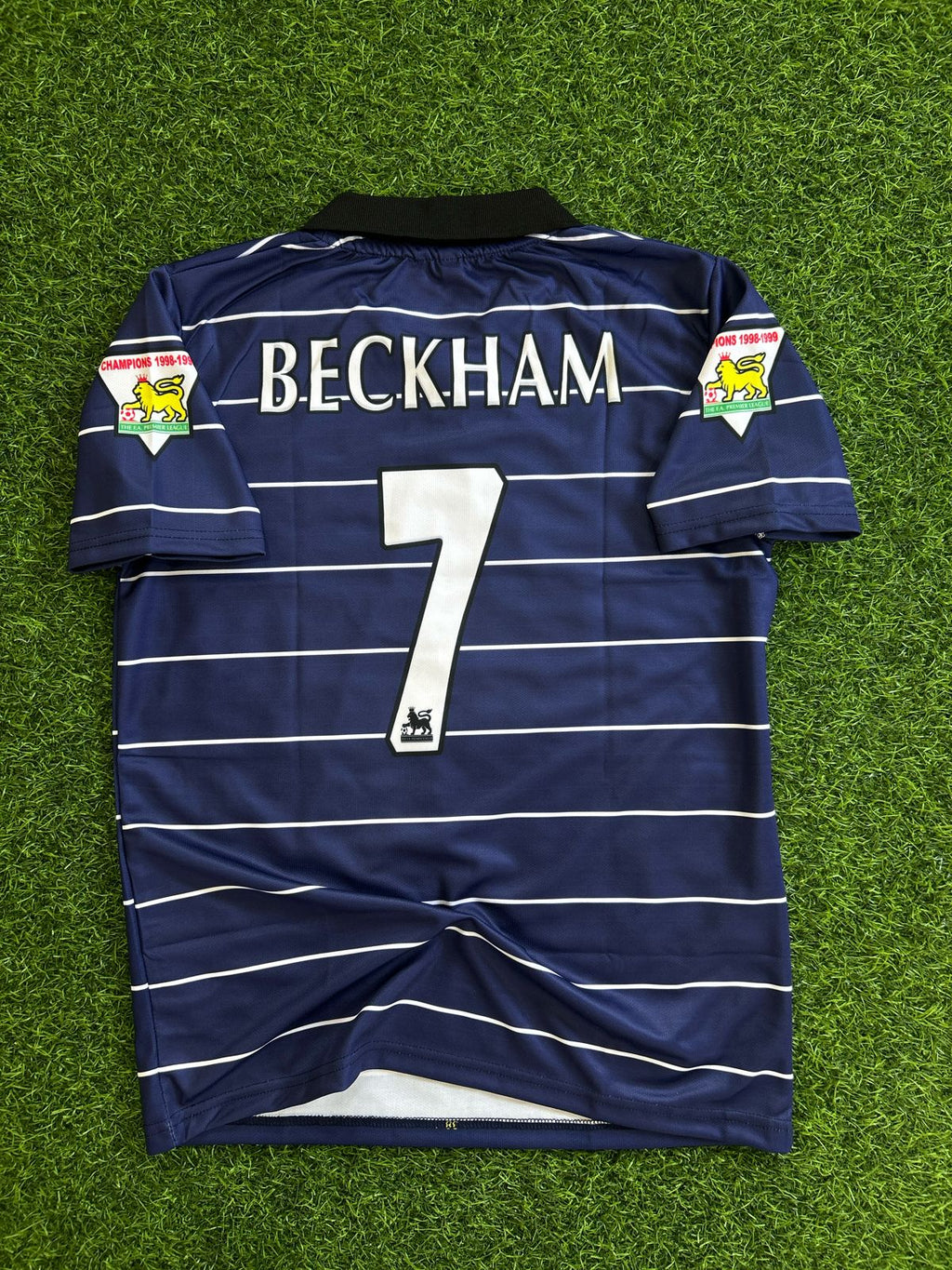 MAN UNITED 1999-00 AWAY KIT. HALFSLEEVE POLO SUBLIMATION