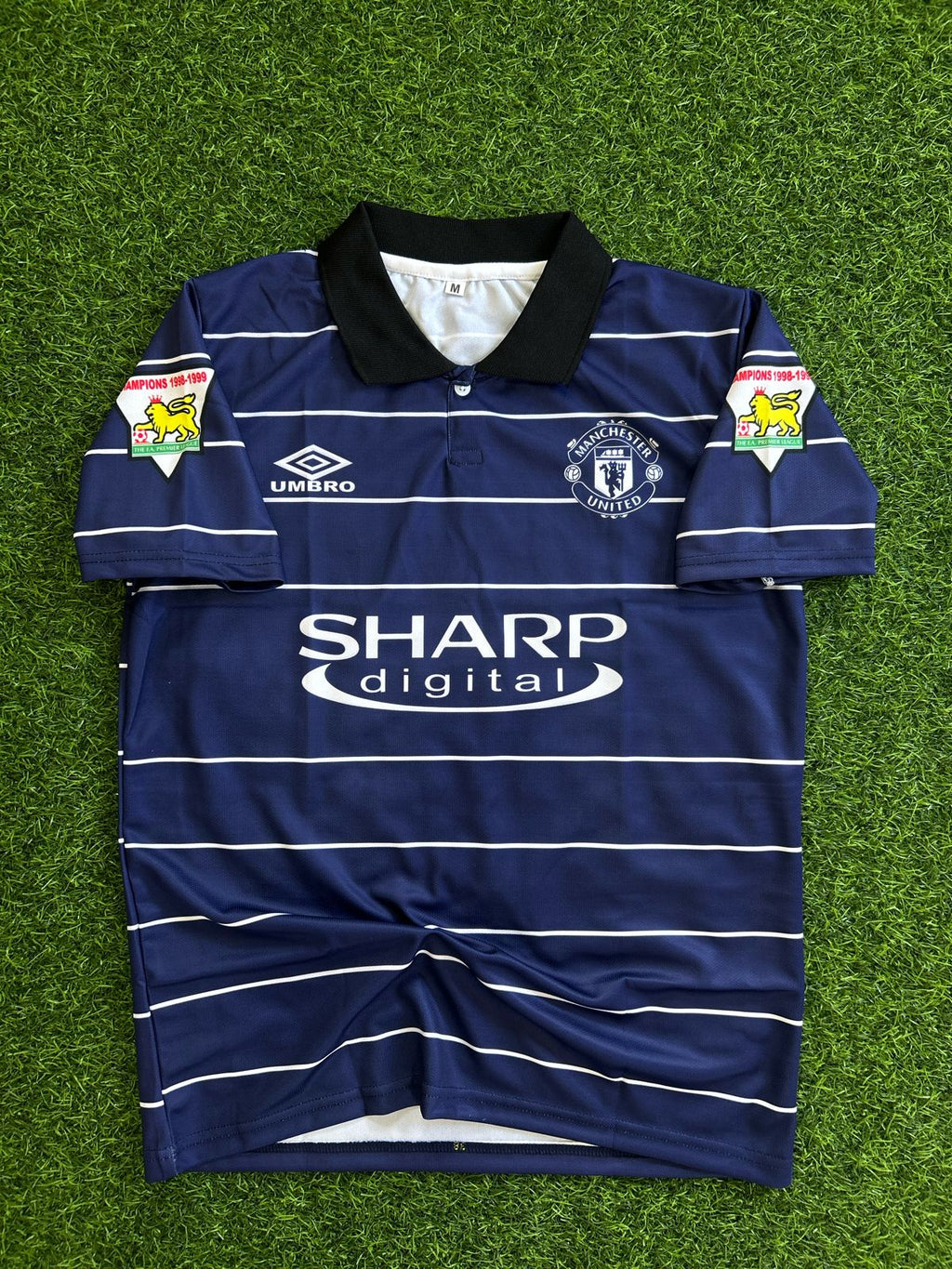 MAN UNITED 1999-00 AWAY KIT. HALFSLEEVE POLO SUBLIMATION