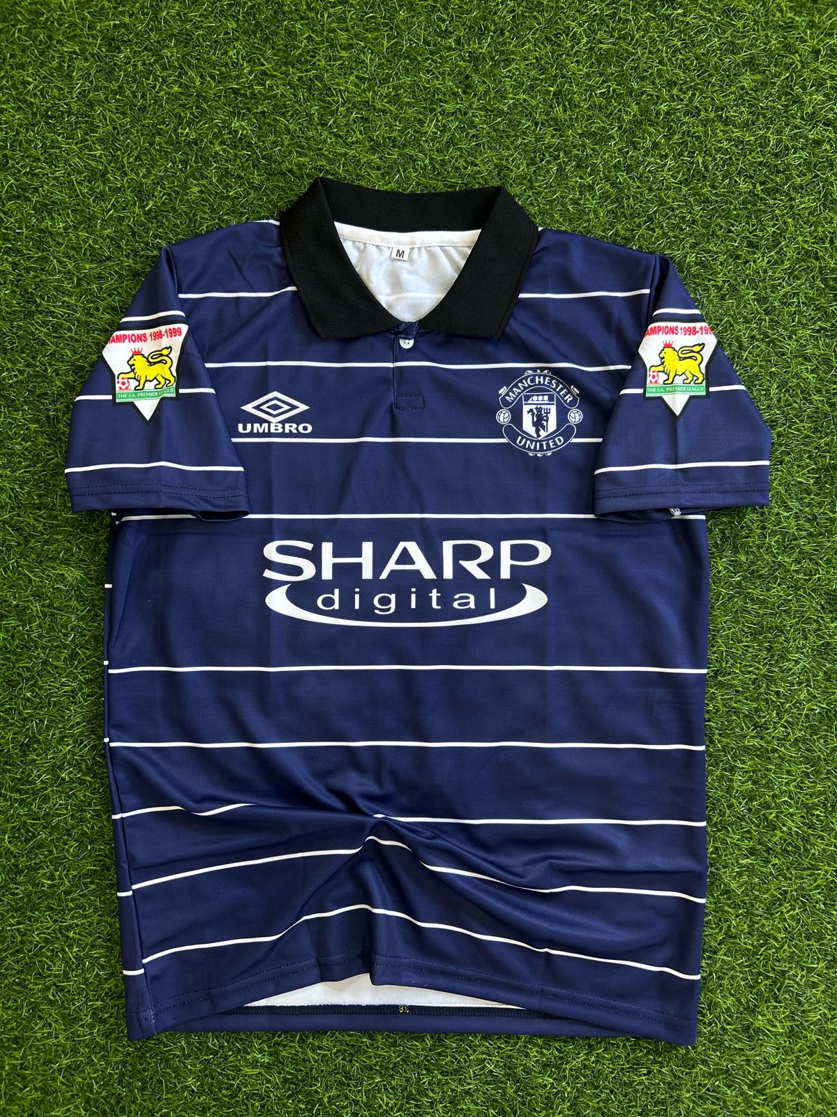 MAN UNITED 1999-00 AWAY KIT. HALFSLEEVE POLO SUBLIMATION