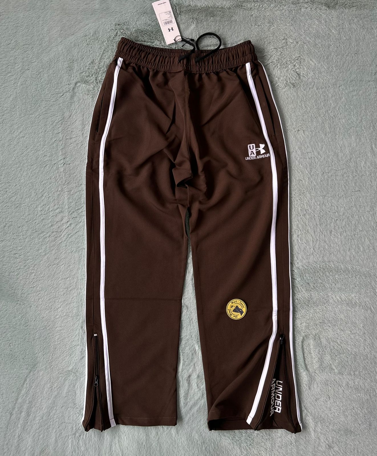 MEN'S PREMIUM TRACK PANT.