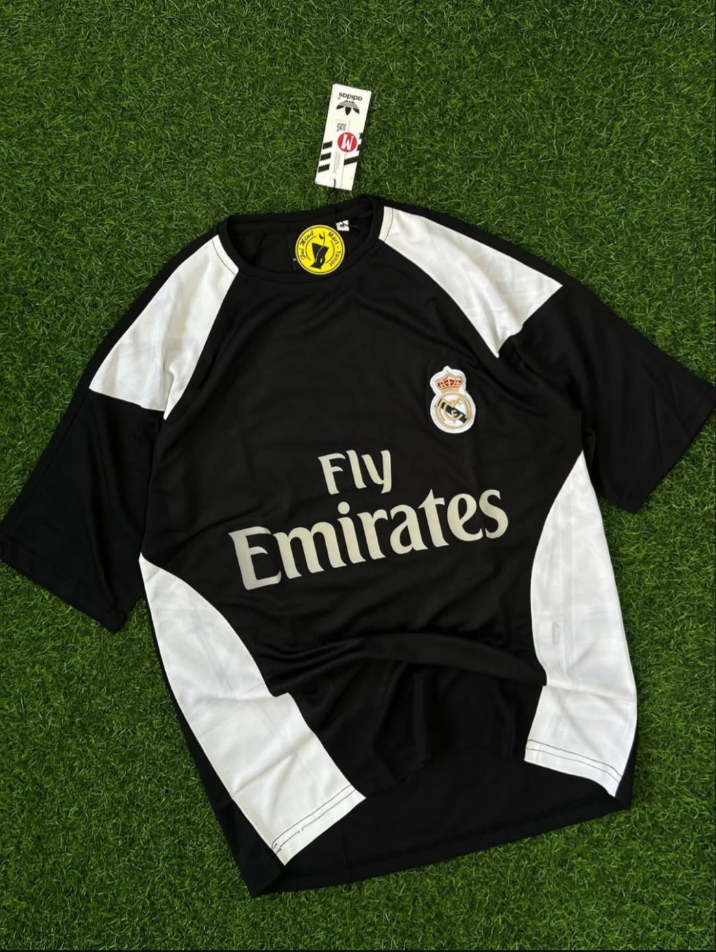REAL MADRID PRIMIUM FIVESLEEVE T SHIRT, EMBROIDERY LOGO