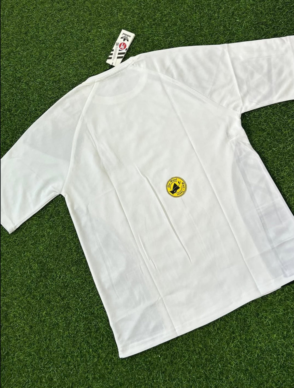 REAL MADRID PRIMIUM FIVESLEEVE T SHIRT, EMBROIDERY LOGO