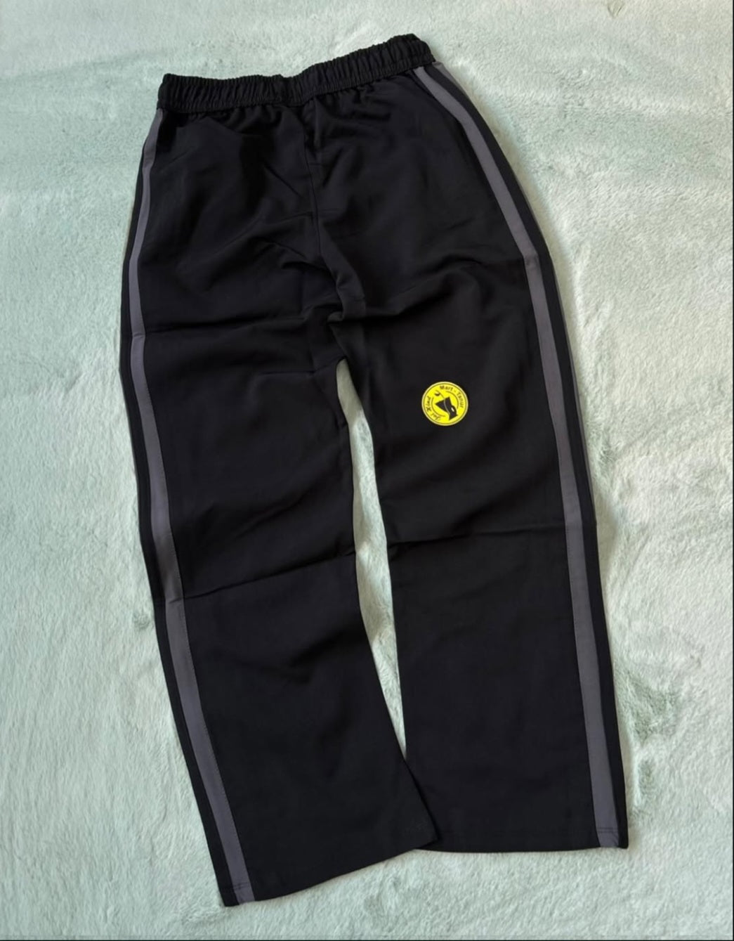 MEN'S PRIMIUM TRACK PANT. EMBROIDERY
