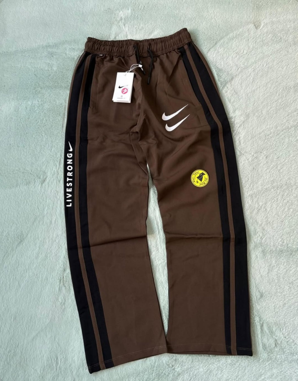 MEN'S PRIMIUM TRACK PANT. EMBROIDERY