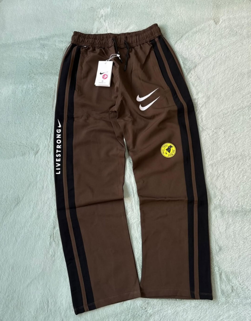 MEN'S PRIMIUM TRACK PANT. EMBROIDERY