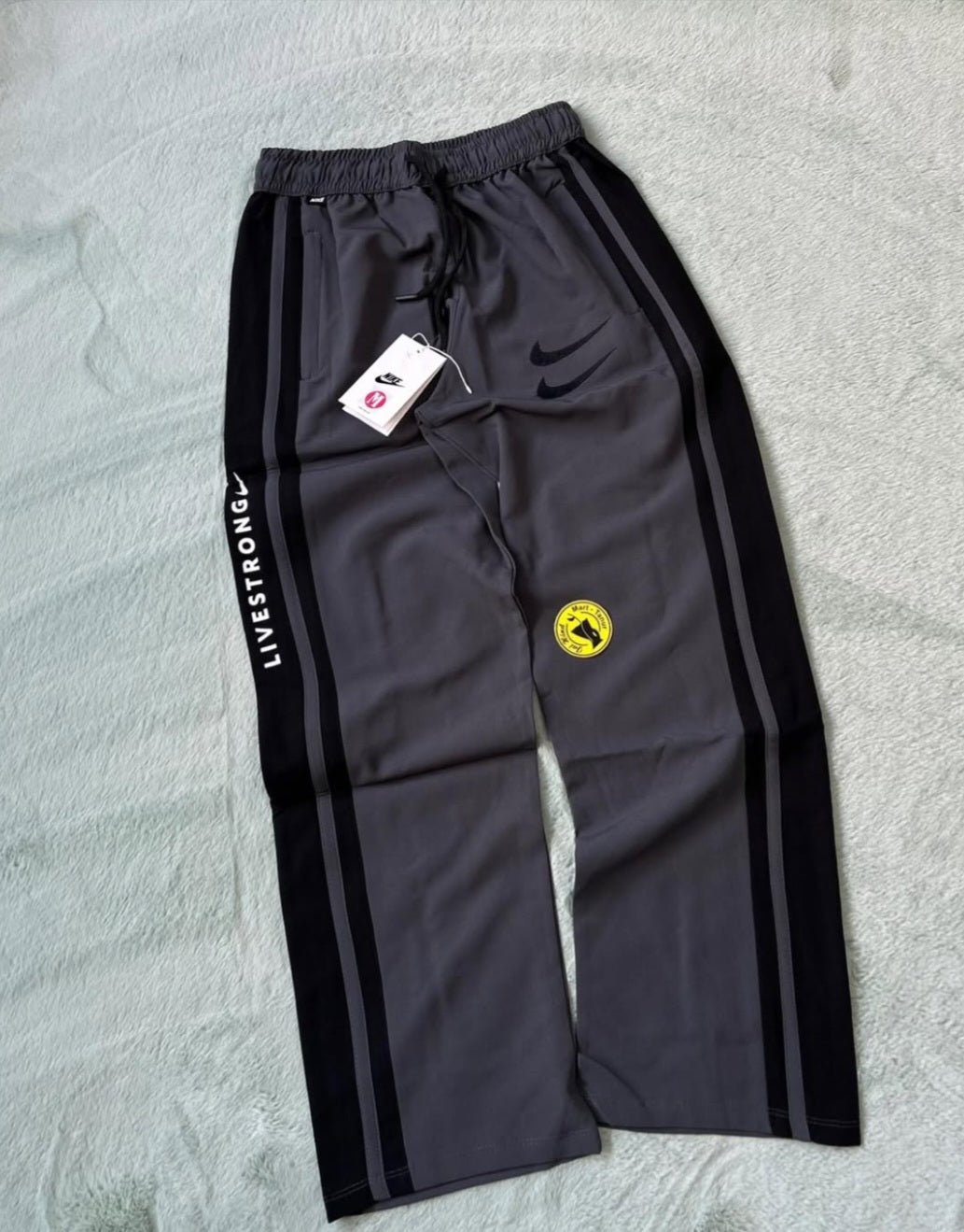 MEN'S PRIMIUM TRACK PANT. EMBROIDERY