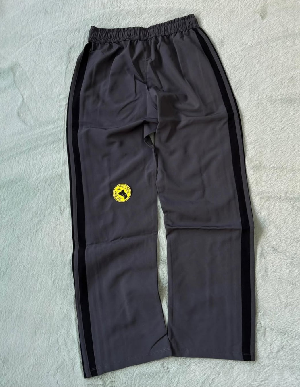 MEN'S PRIMIUM TRACK PANT. EMBROIDERY