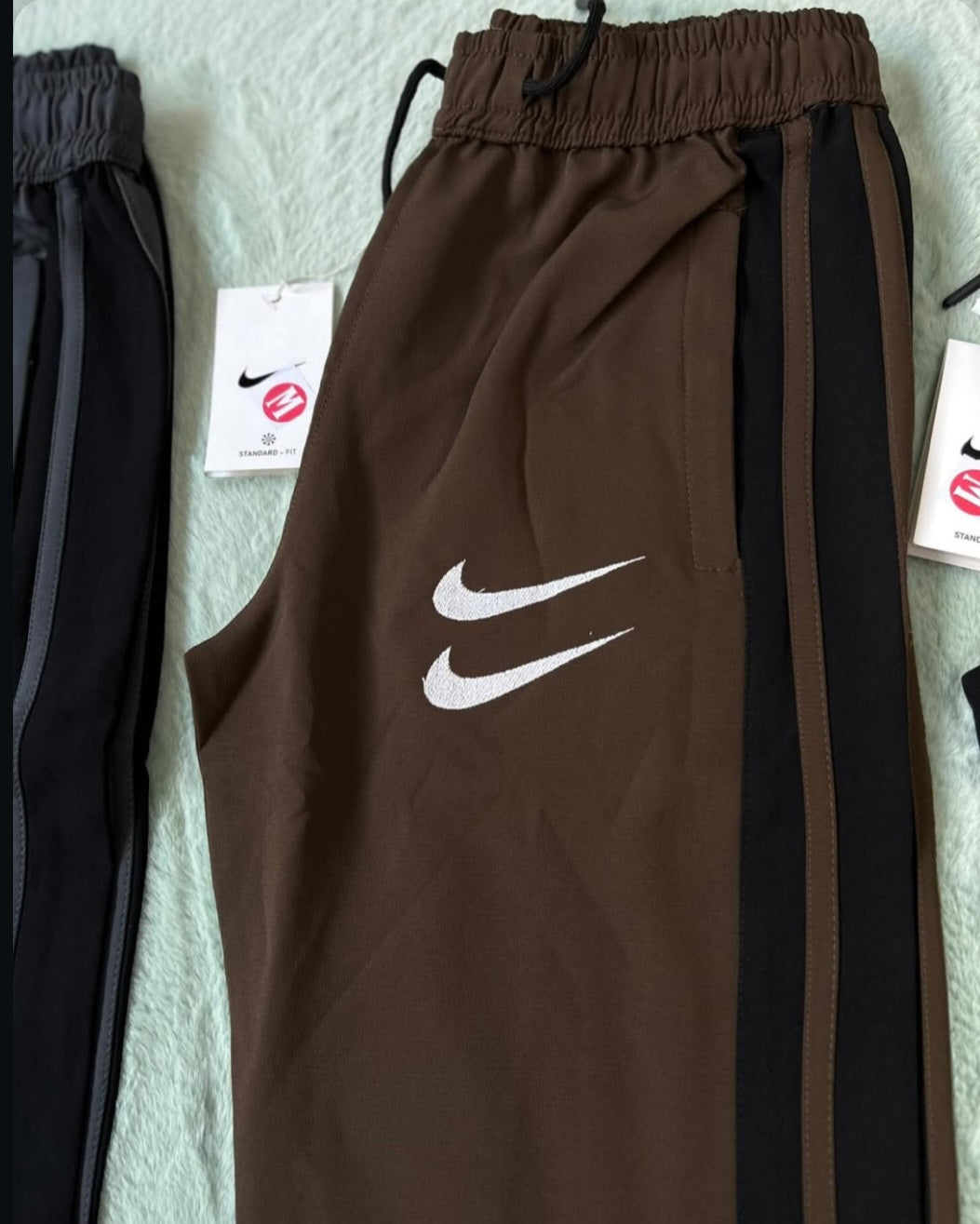 MEN'S PRIMIUM TRACK PANT. EMBROIDERY