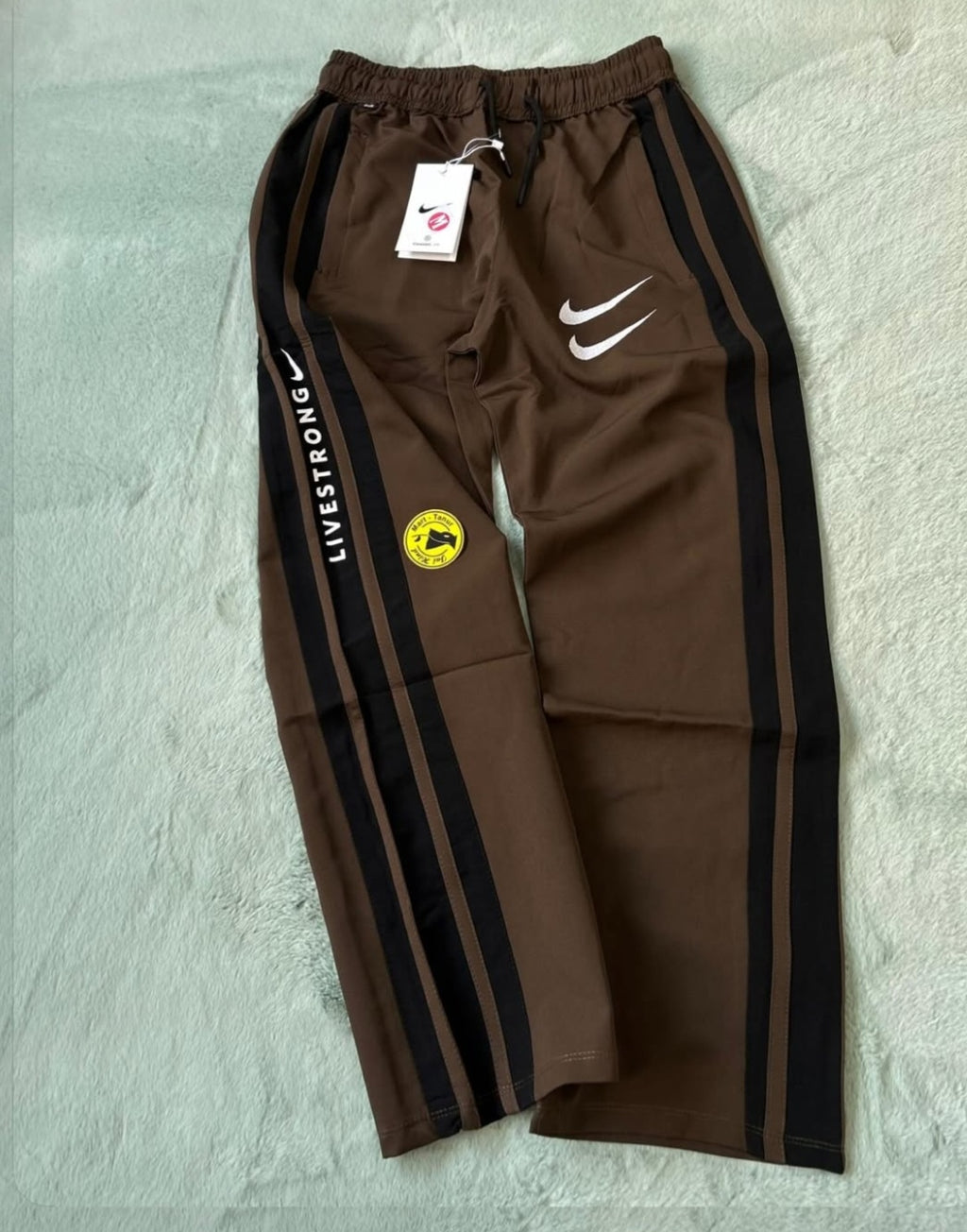 MEN'S PRIMIUM TRACK PANT. EMBROIDERY