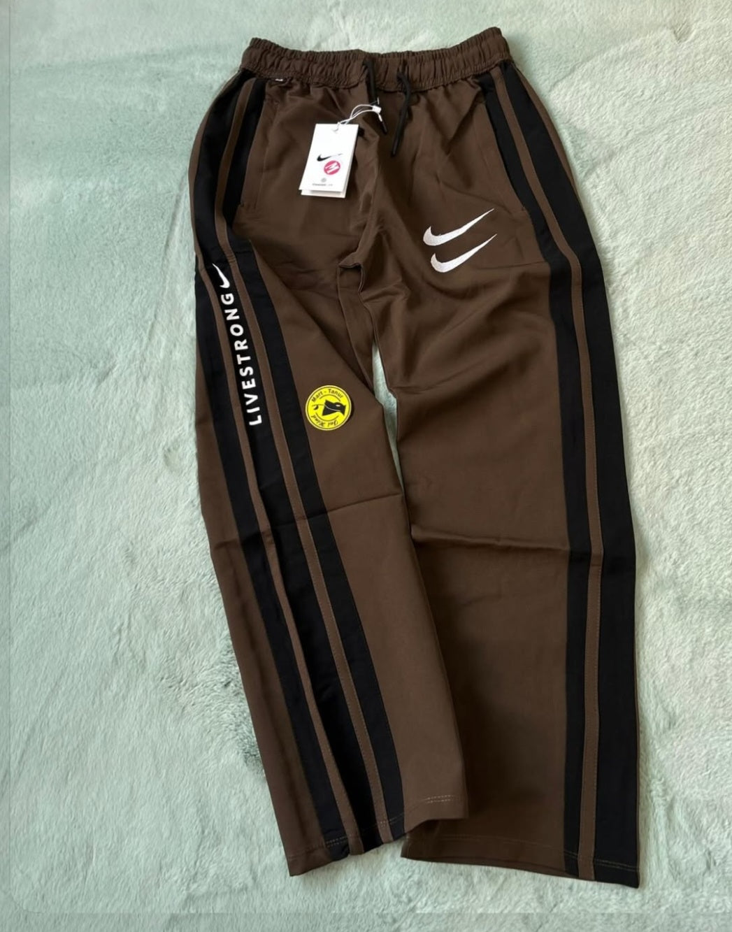 MEN'S PRIMIUM TRACK PANT. EMBROIDERY