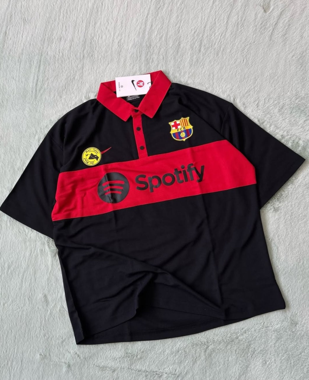 PREMIUM FIVESLEEVE T-SHIRT. BARCELONA