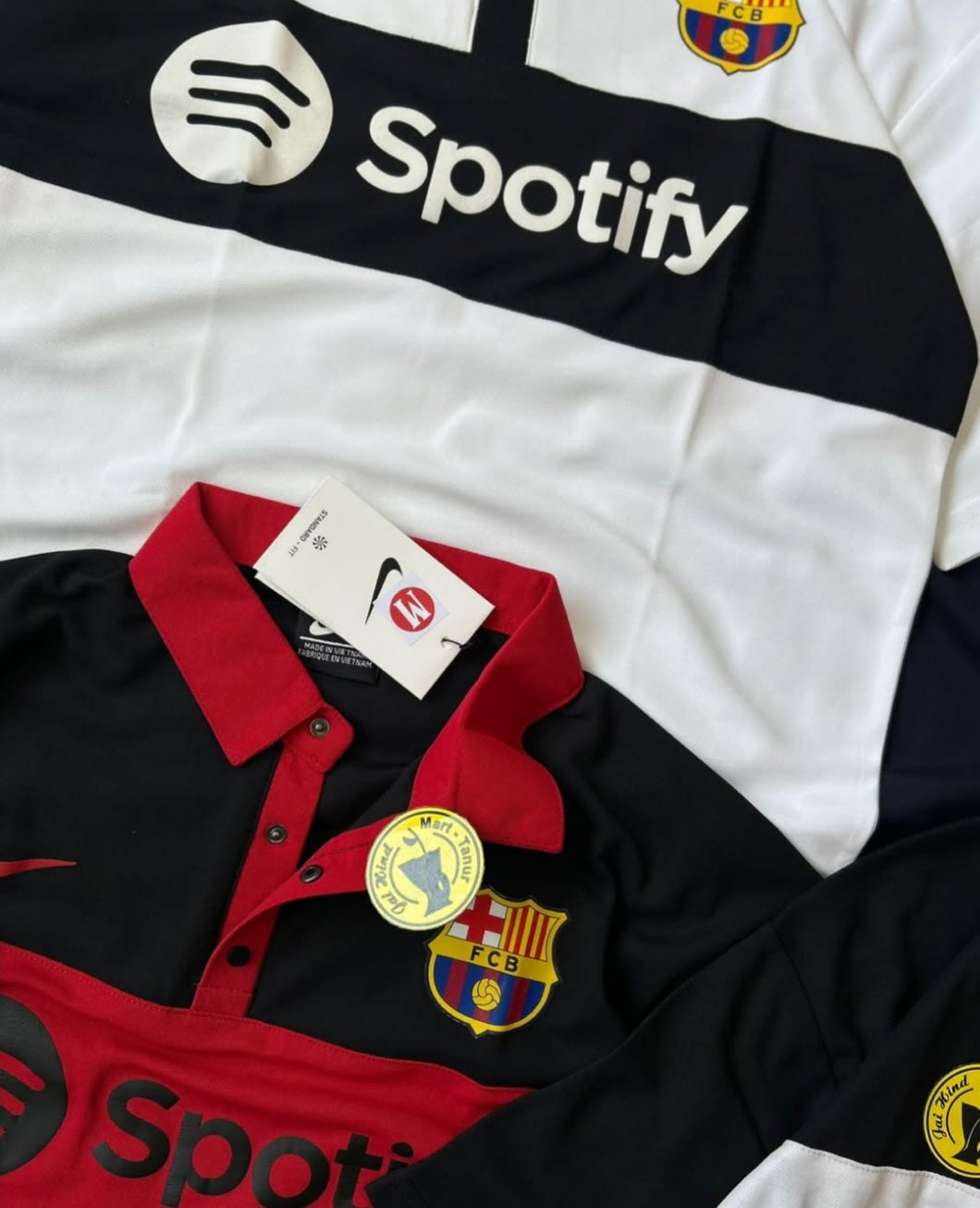 PREMIUM FIVESLEEVE T-SHIRT. BARCELONA
