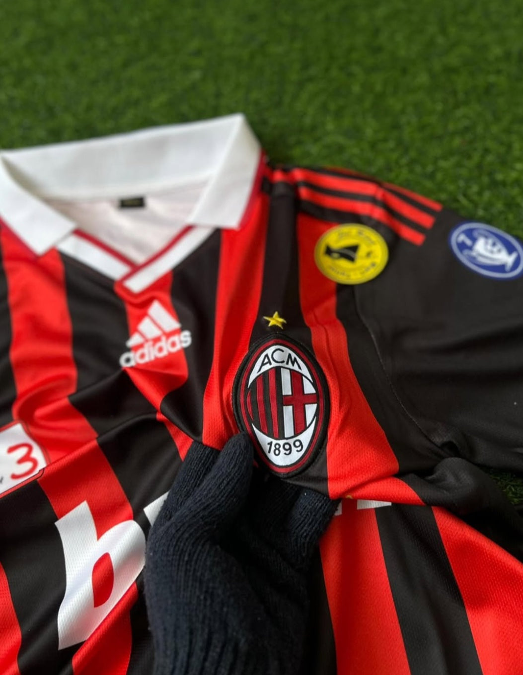 AC MILAN 2009-10 SEASON HOME KIT, HALFSLEEVE POLO EMBROIDERY