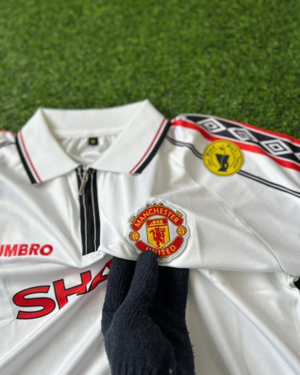 MAN UNITED 1998-99 SEASON AWAY KIT , HALFSLEEVE POLO EMBROIDERY
